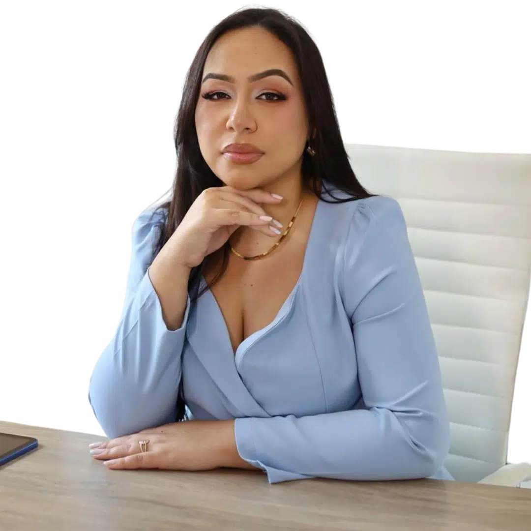 Ana Caroline — Cuidadora de Idosos